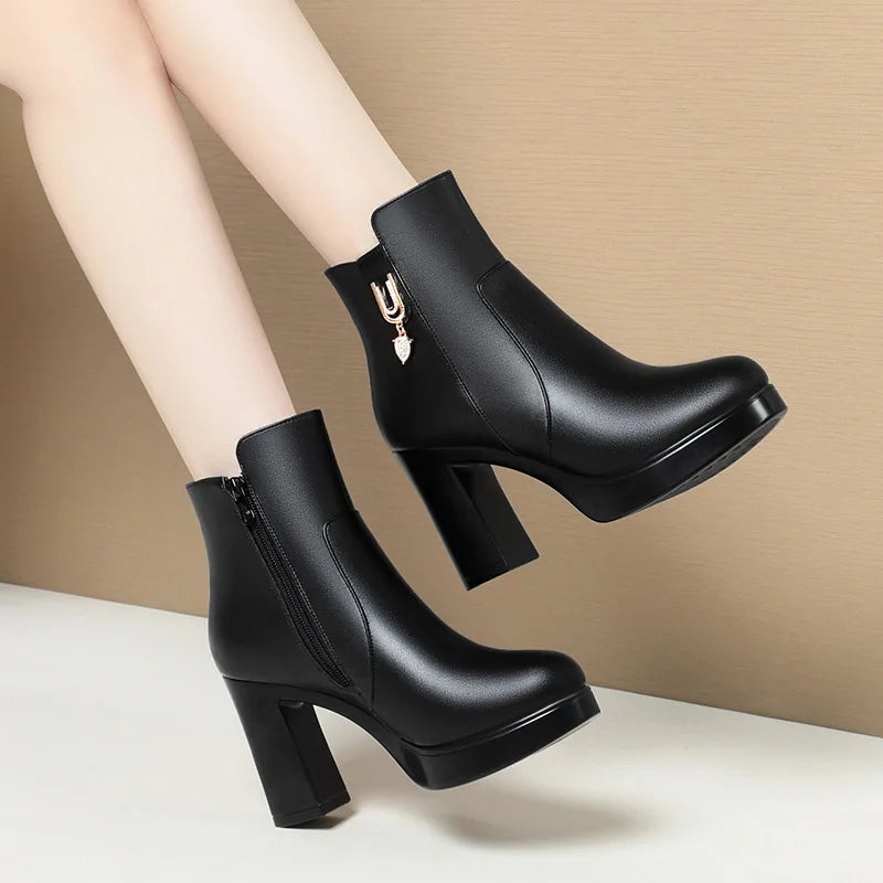 Autumn Winter Women Platform Shoes Warm Fleece Waterproof Short Leather Boots Luxury Black Super Office High Heel Ankle Boots