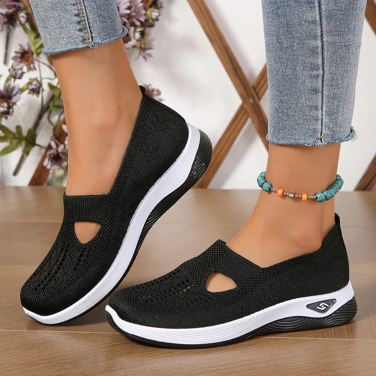 Soft Sole Knitted Sneakers For Women Breathable Comfort Casual Sports Shoes Woman Lightweight Hollow Out Mesh Flats Summer Shoes