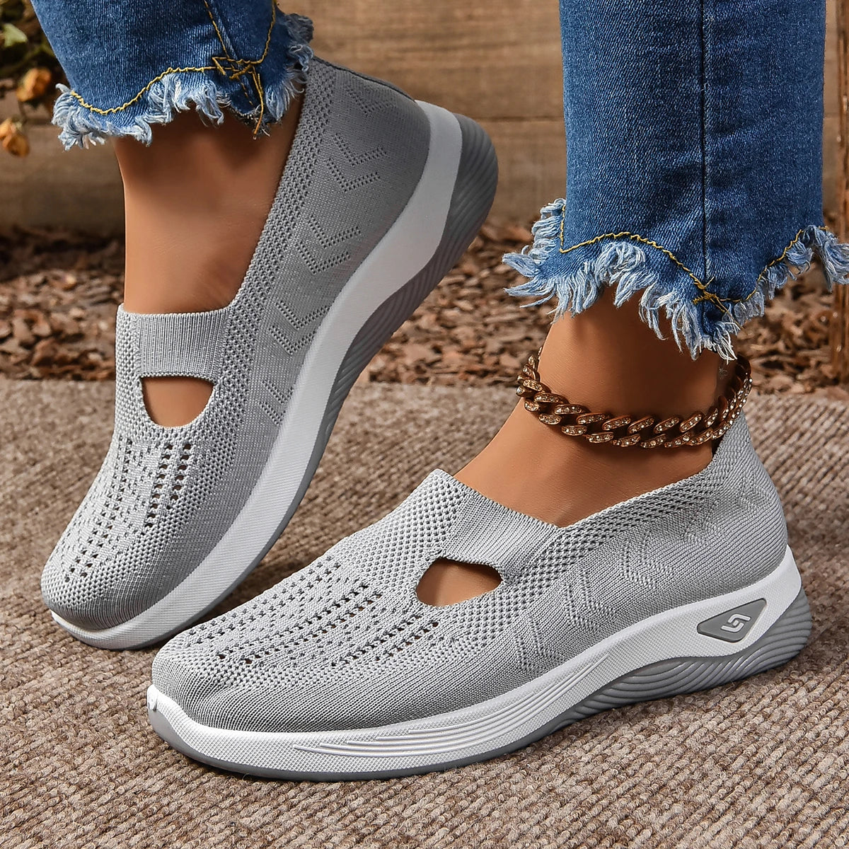 Soft Sole Knitted Sneakers For Women Breathable Comfort Casual Sports Shoes Woman Lightweight Hollow Out Mesh Flats Summer Shoes